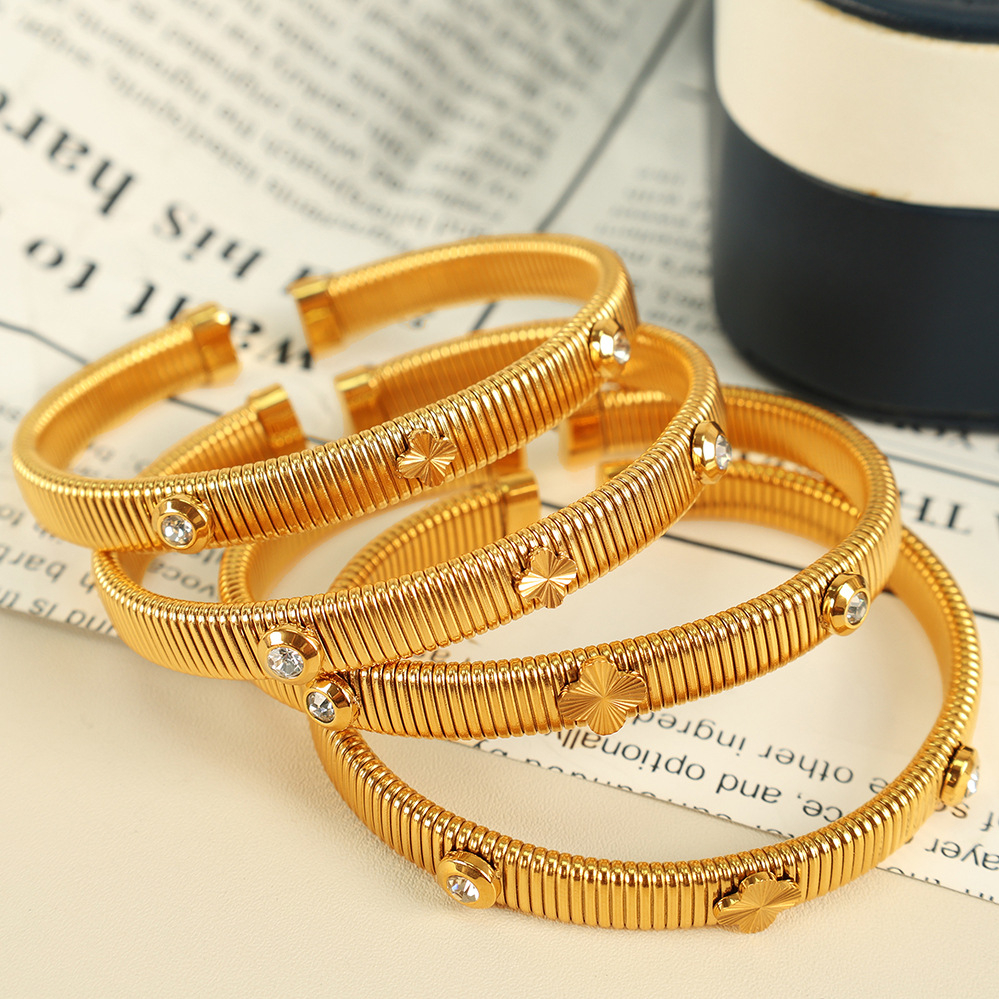 1 Piece Simple Series Mini Clover Stainless Steel  Gold Color Rhinestone Women's Bangles h5 Picture4